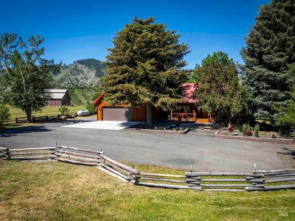 39 Burnett Dr, Boise, ID 83716