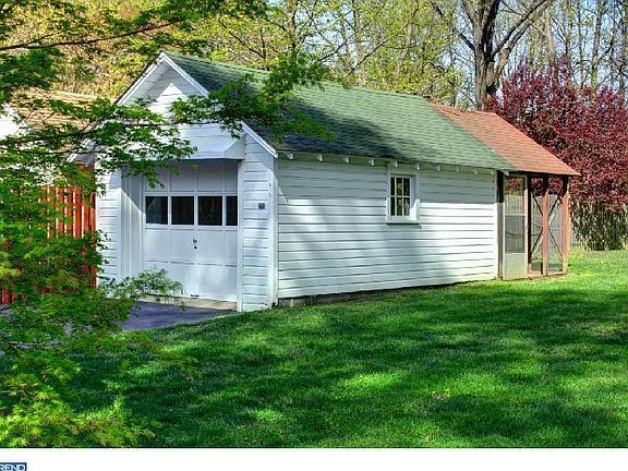 3rd image of 4 Haines Dr