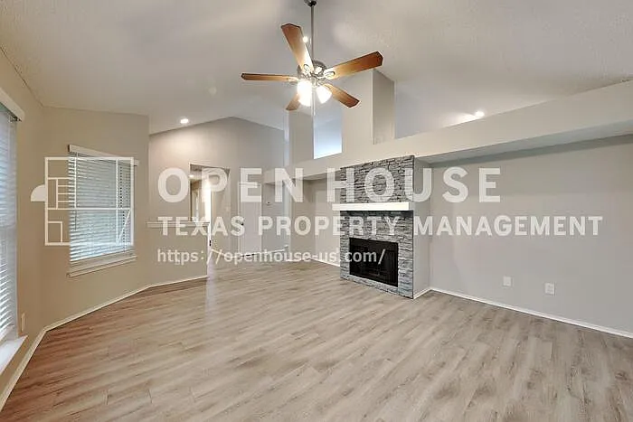 1545 Sunflower Dr — Photo 3