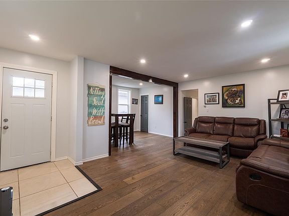 5th image of 278 Bright St