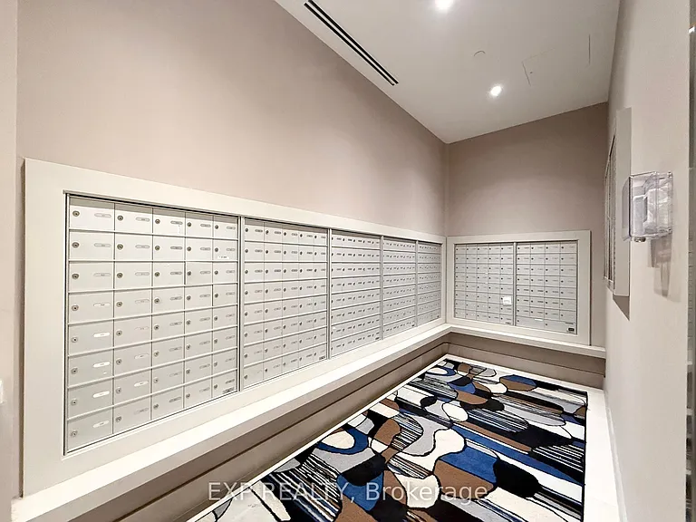 212 King William St #1207 — Photo 33