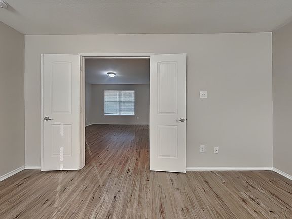3rd image of 1811 Corriander Trl