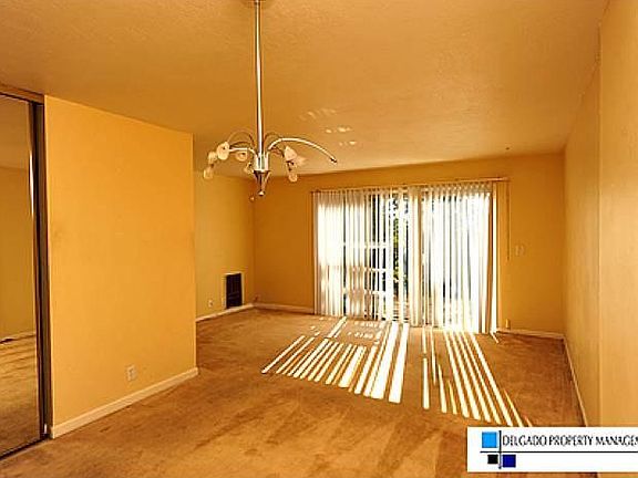 Living room & Dining room