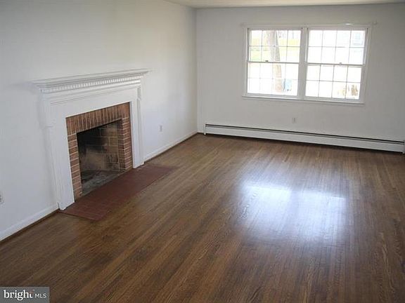 4th image of 2239 Morgan Ln