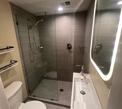 3rd image of 1005 W 75th St