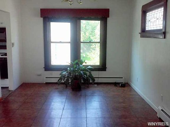 4th image of 144 Callodine Ave