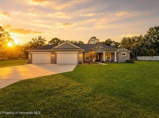 2111 Maximilian Ave, Spring Hill, FL 34609