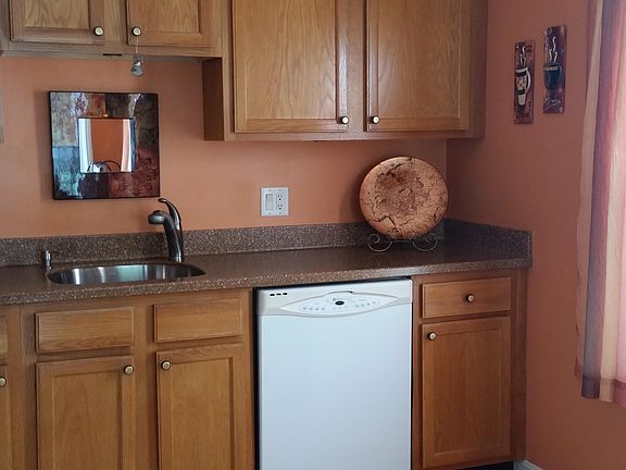 Kitchen area, corian counter