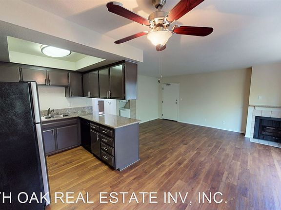 3rd image of 3974 Moore St APT 105