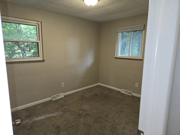 3505 Woodman Dr — Photo 4