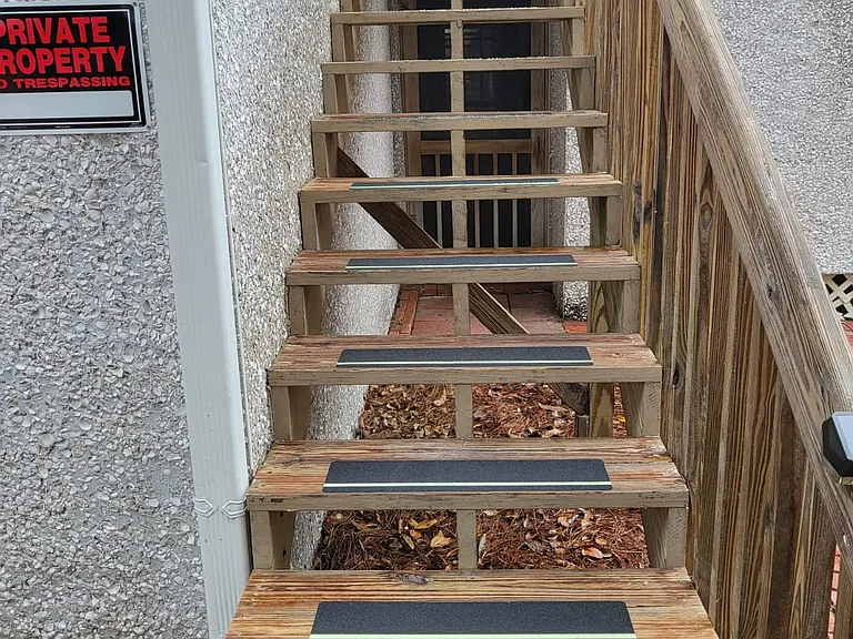 422 Sea Breeze Dr — Photo 15