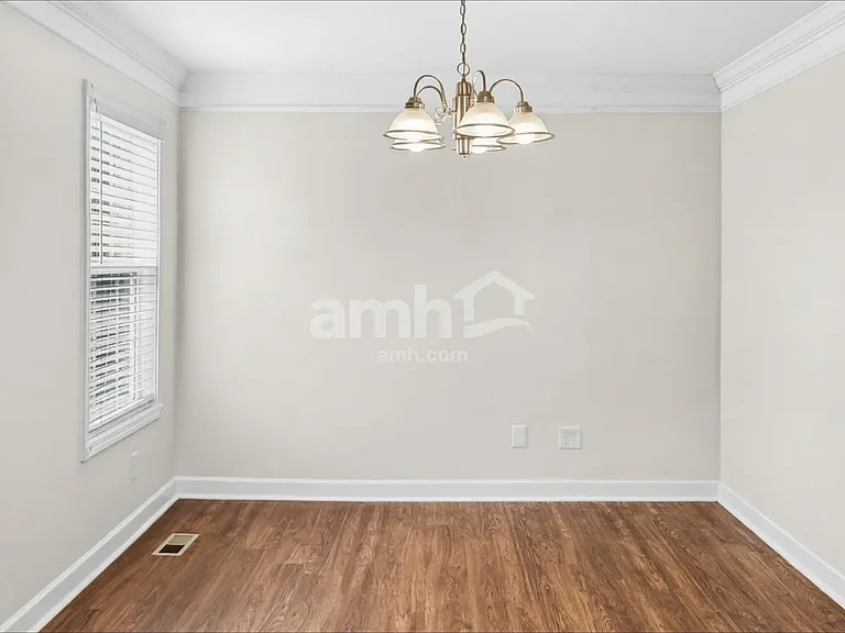 1305 Bantry Dr — Photo 6