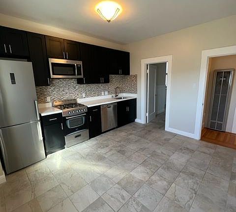 3rd image of 4728 Mission St APT 4