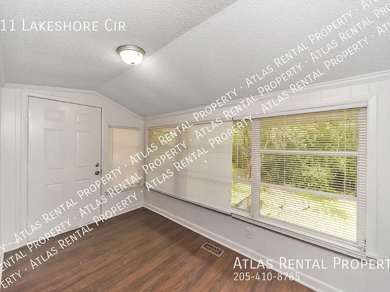 211 Lakeshore Cir — Photo 8