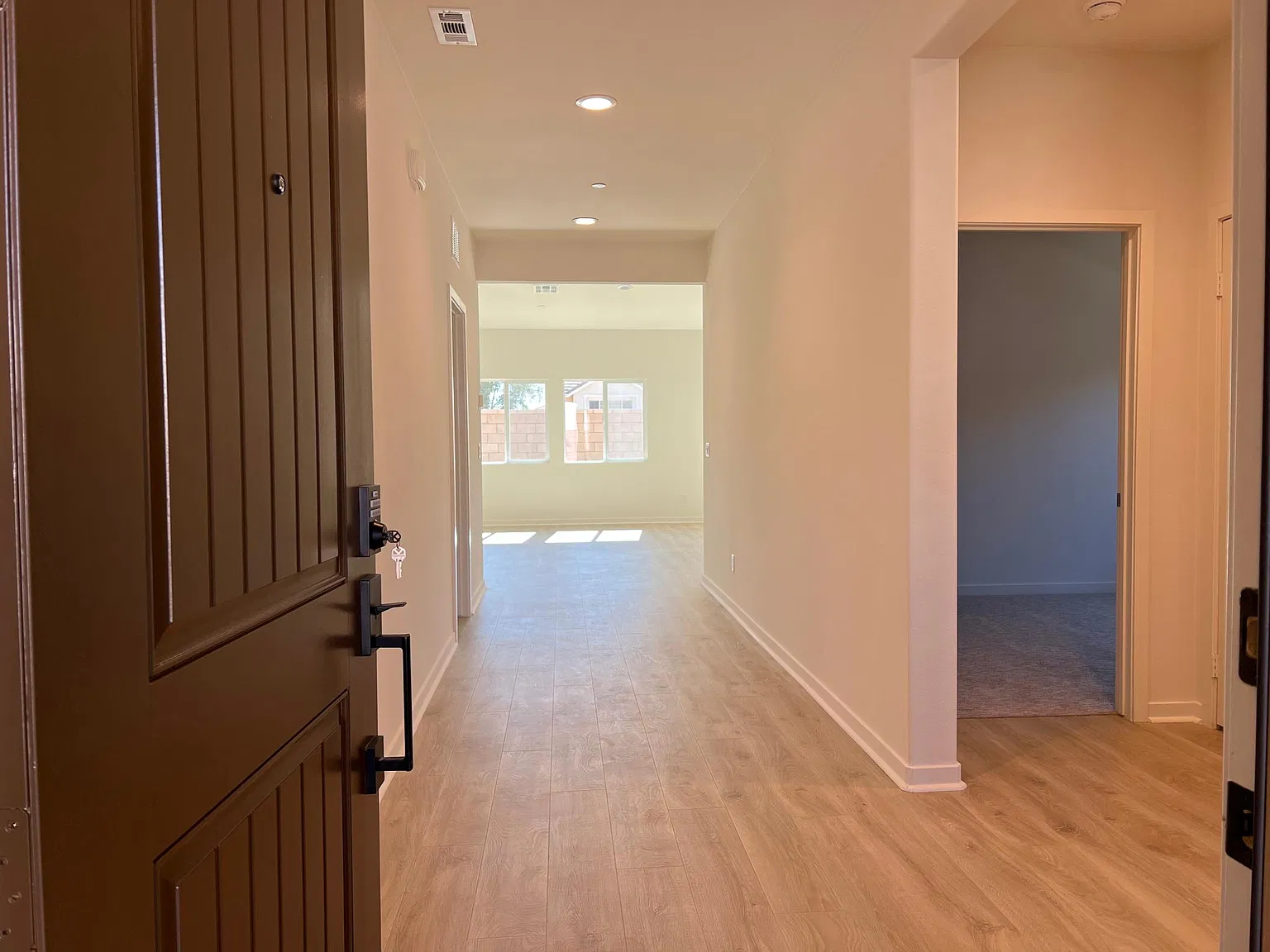 3 bed, 1576 sqft, $3,450 — Photo 2