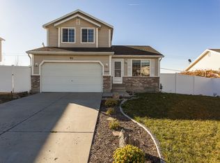 951 N Walden Dr, Tooele, UT 84074