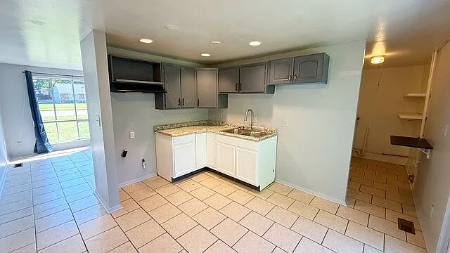 3 bed, 1.0 bath, 925 sqft, $1,450 — Photo 4
