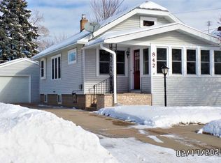 842 W 5th Ave, Oshkosh, WI 54902