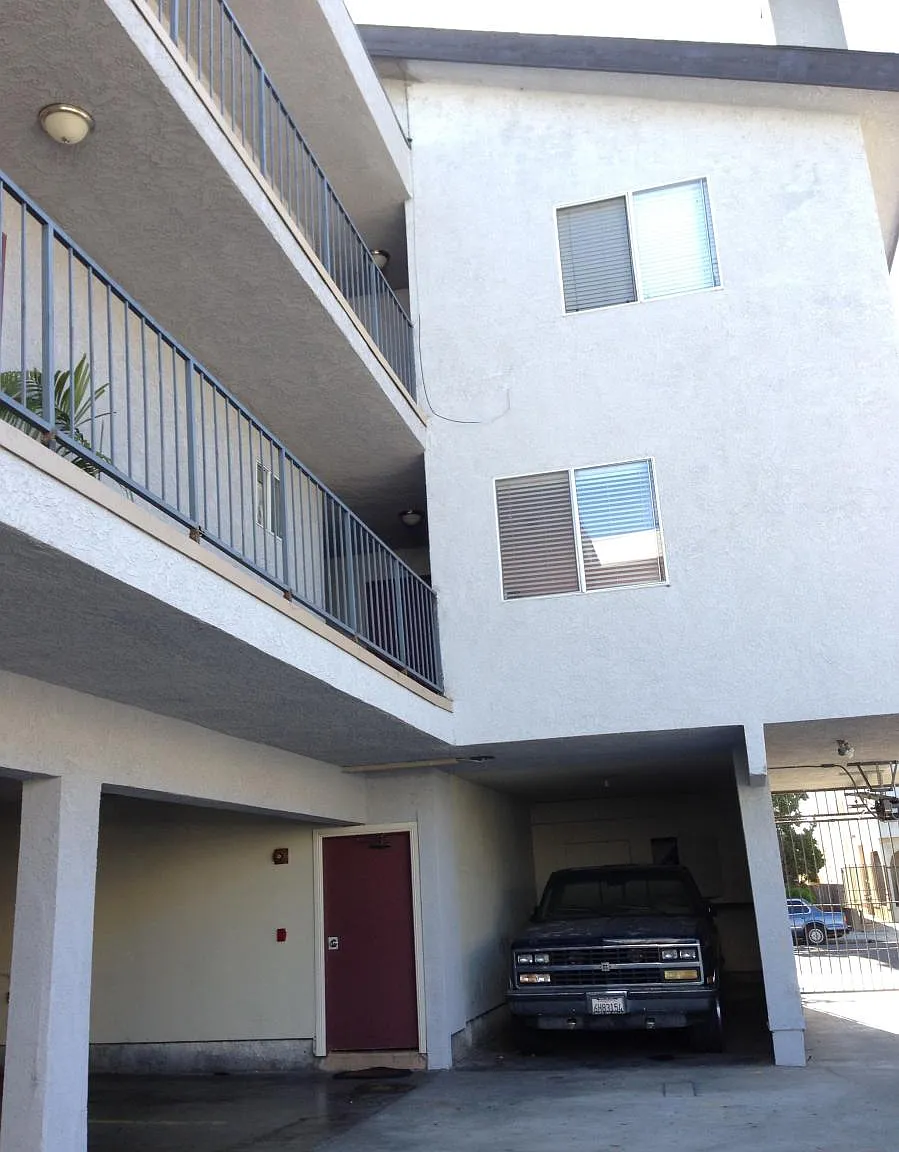 3 bed, 2.5 bath, 1750 sqft, $3,500 — Photo 4