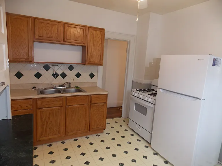 819 Cherry St — Photo 6
