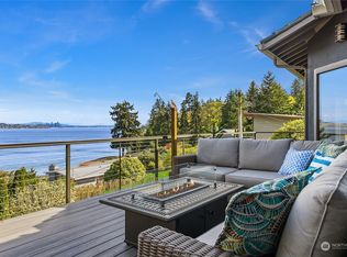 11844 Sunrise Dr NE, Bainbridge Island, WA 98110