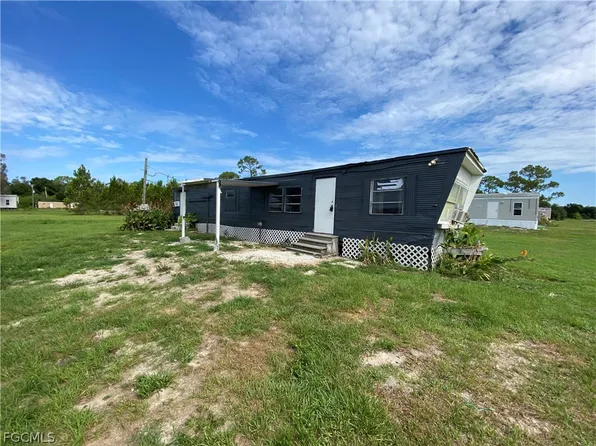 8086 Heck Dr #6, North Fort Myers, FL 33917