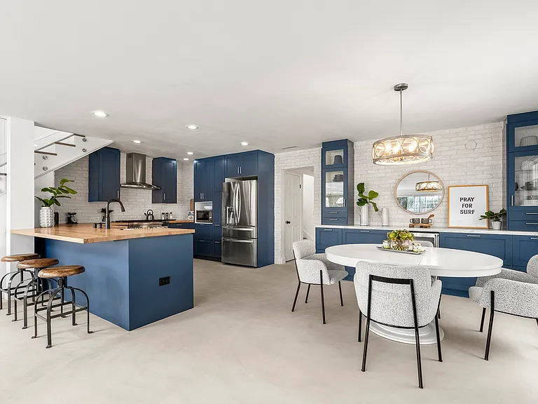 709 W Balboa Blvd — Photo 15