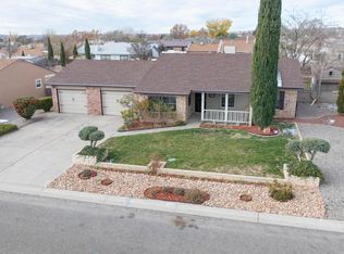 565 Littler Dr SE, Rio Rancho, NM 87124