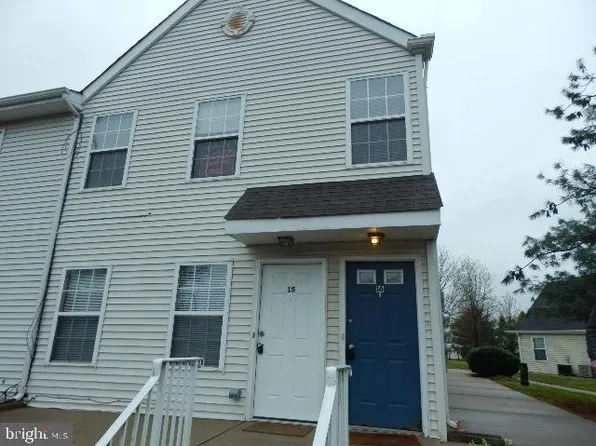 15 Manor Dr, Burlington, NJ 08016