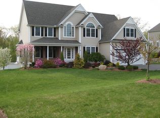 12 Oak St, Hopkinton, MA 01748