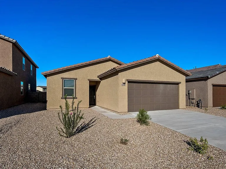 6330 S Crescent Peak Dr — Photo 3