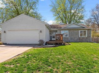 203 Shawnee Ct, Park View, IA 52748