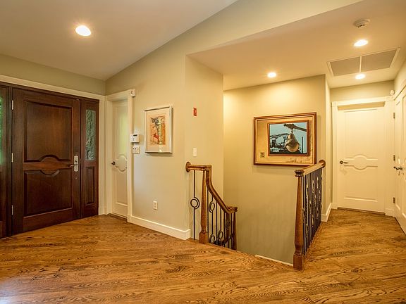 3rd image of 9 Oxford Ln