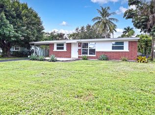 1240 Embassy Ln, Naples, FL 34104