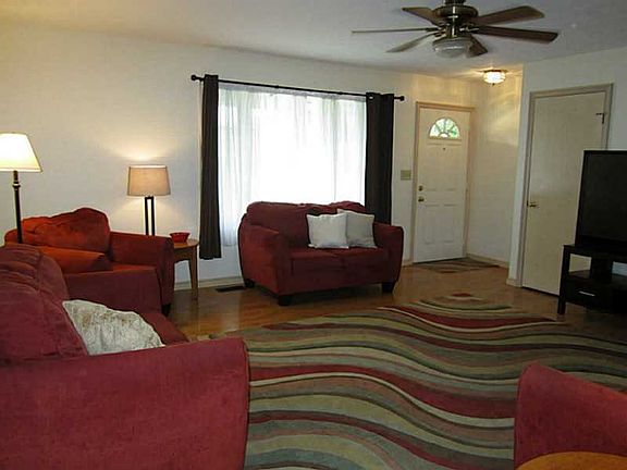3rd image of 1229 Stephenson Dr