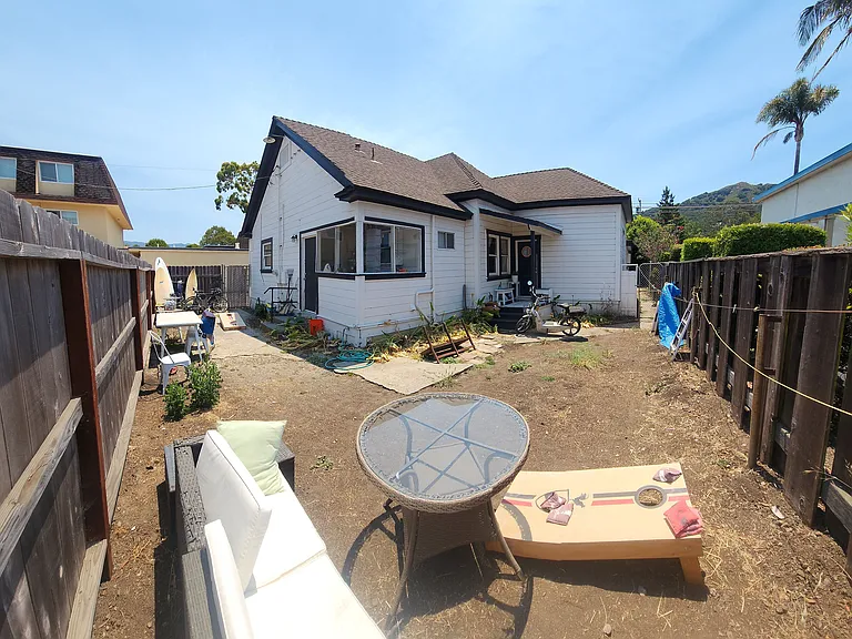 554 W Foothill Blvd — Photo 29