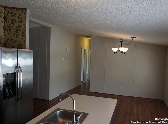 5th image of 113 Encino Corona