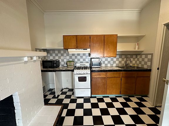 4th image of 2430 B St #7