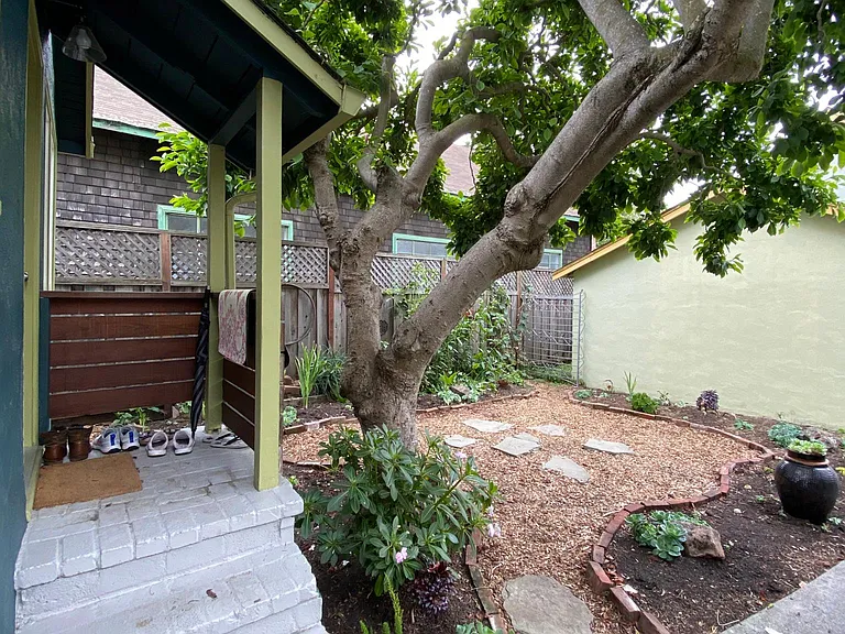 1819 9th St #REAR COTTAGE — Photo 15