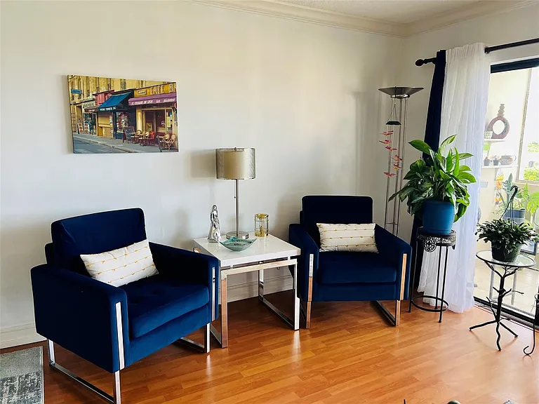 800 NE 195th St #605 — Photo 13