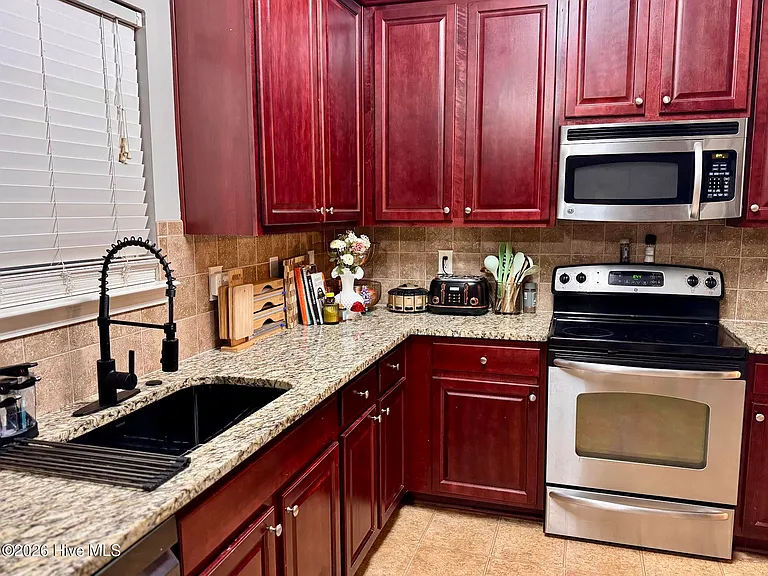 2609 Leland Dr — Photo 17