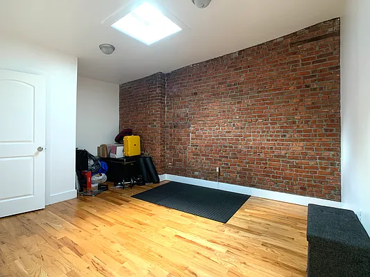 Rented by Compass | media 9