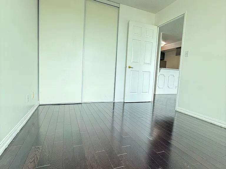 18 Lee Centre Dr #708 — Photo 11