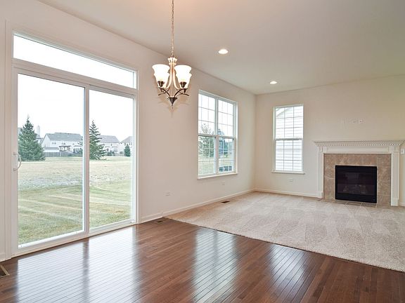 4th image of 163 Abbott Ct