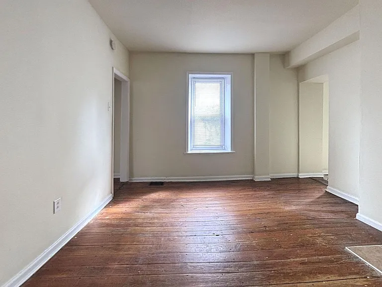 461 E Haines St — Photo 5