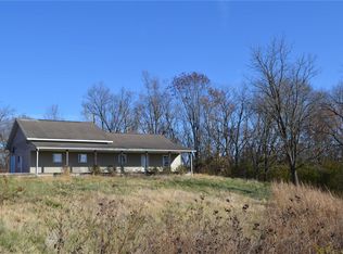 202 E Cemetery Rd, Carrollton, IL 62016