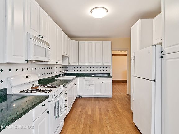 4th image of 426 W Washington Blvd #3