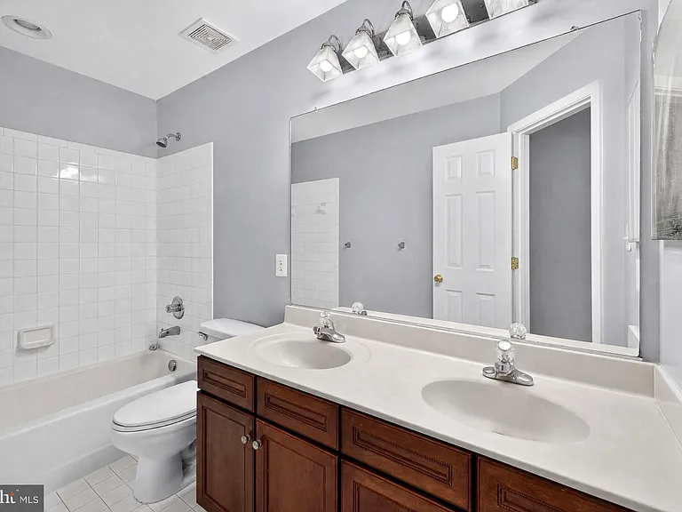 9036 Woodpecker Ct — Photo 61