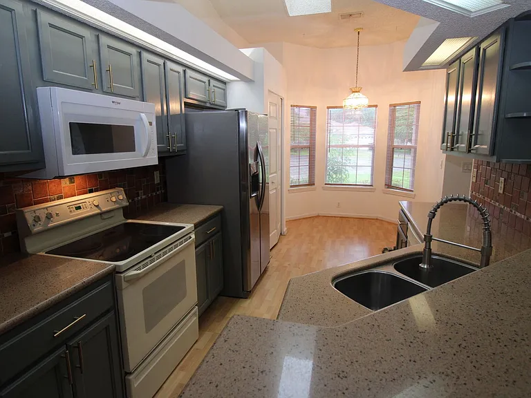 107 Shearman Way — Photo 4