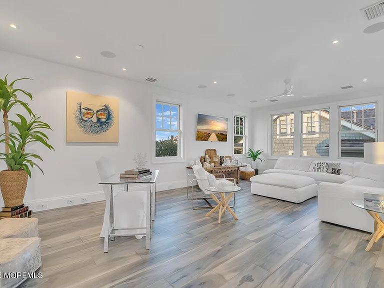 985 Ocean Ave — Photo 23